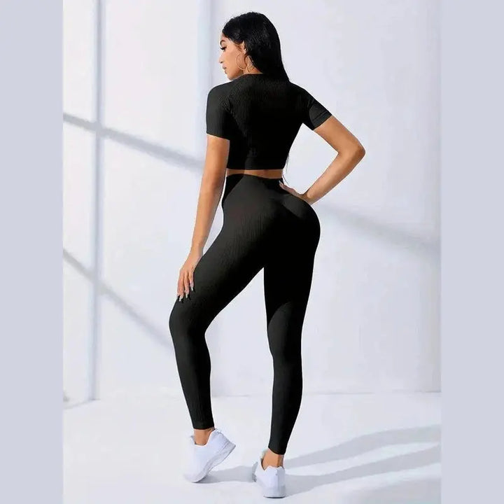 MunaWear  Sets  Layla - Chic Women's Activewear Set for Enhanced Comfort and Flexibility