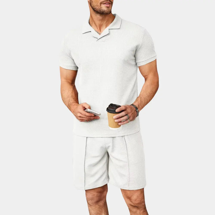 https://cdn.shopify.com/s/files/1/0879/0949/9227/files/Wit_Elio_-_Tweedelig_Comfort_Set_voor_Heren_T-E.png