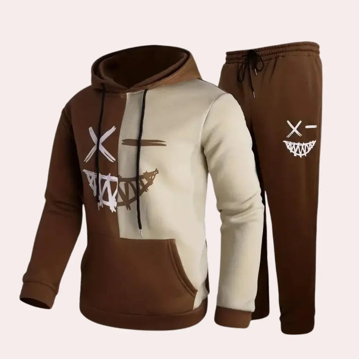 https://cdn.shopify.com/s/files/1/0879/0949/9227/files/Bruin_Zander_-_Tweedelig_Comfort_Set_voor_Heren.png