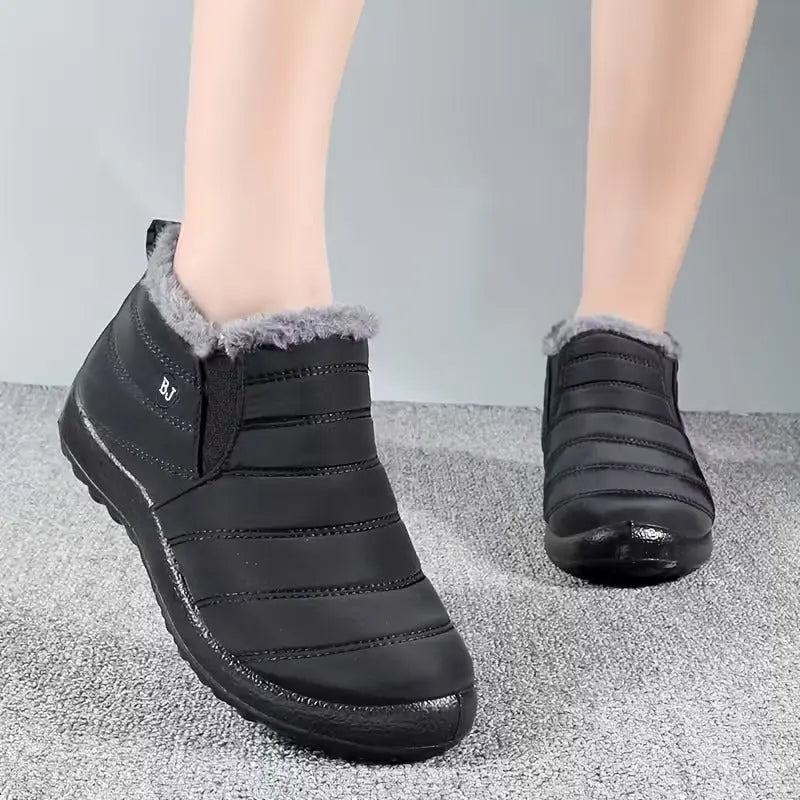 MunaWear - Shoes - Ovara – Waterproof Hiking Ankle Boots for Men and Women, Perfect for Winter Adventures - Black / 47