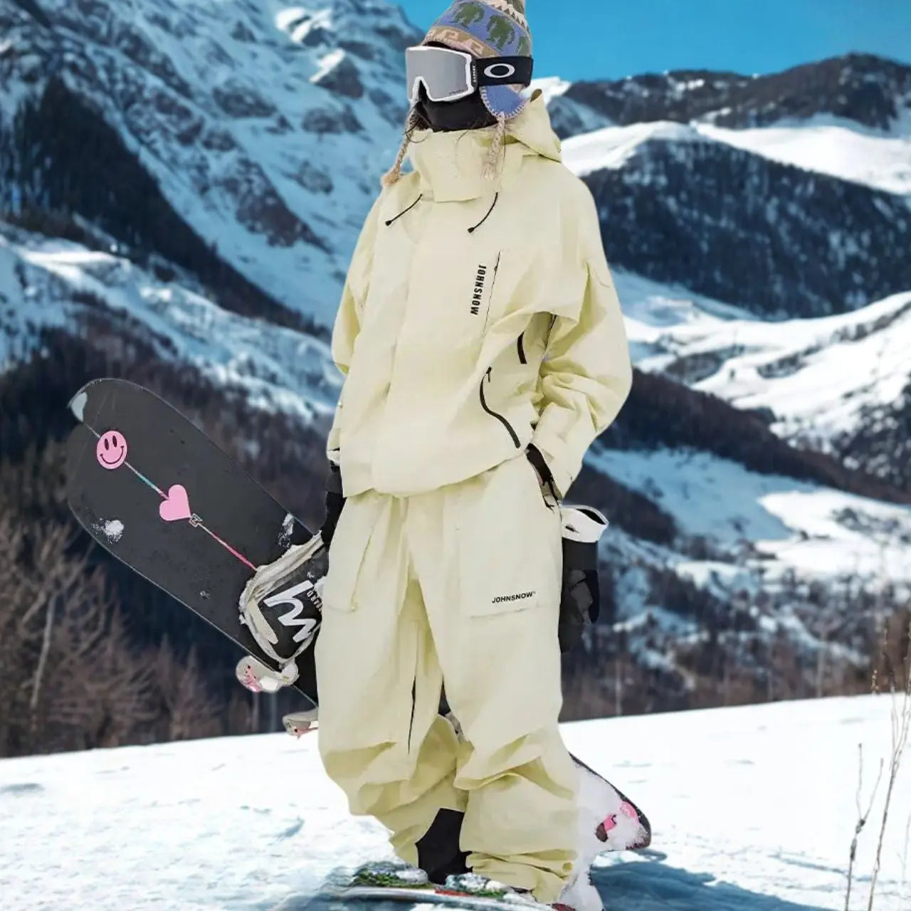 Activra – Eco-Friendly Ski Suit With Versatile Fit For Snowboarding Adventures