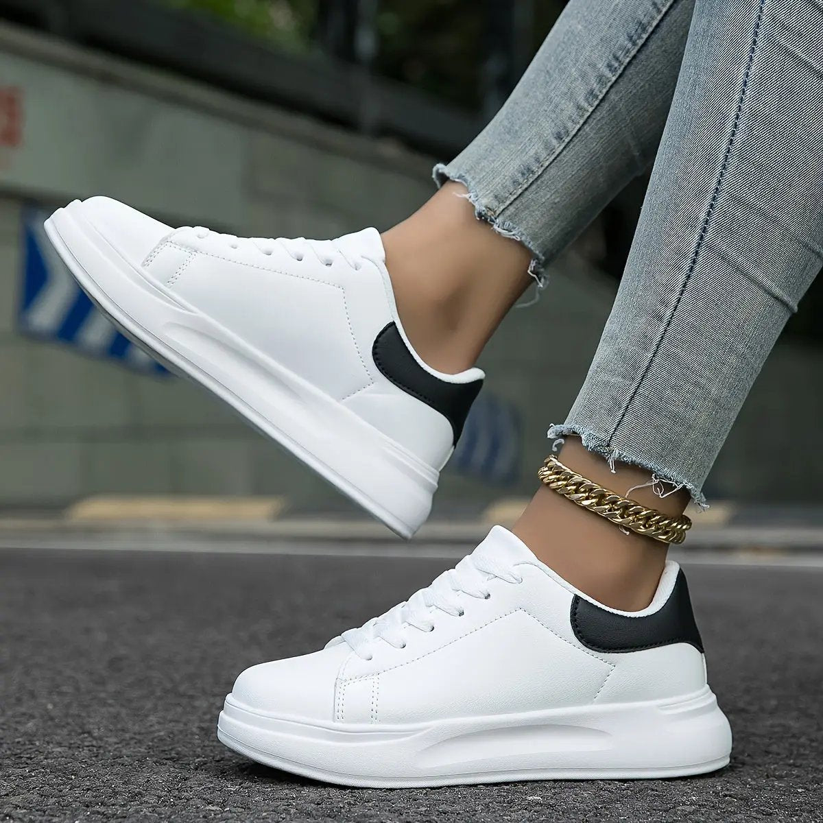 Liora - White Women's Sneakers With Minimalist Design For Everyday Wear 1