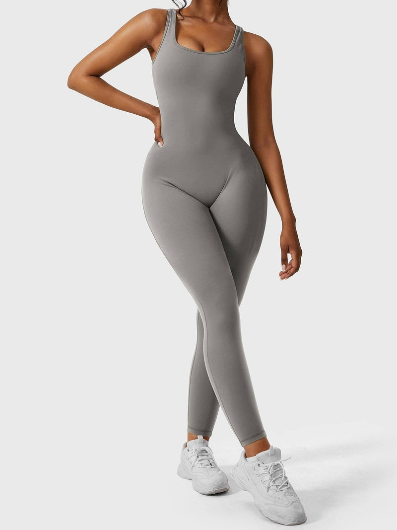 MunaWear Sportswear Isla - Stylish Open-Back Jumpsuit Ideal for Yoga and Fitness Enthusiasts