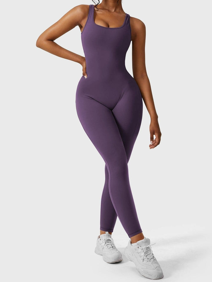 MunaWear Sportswear Isla - Stylish Open-Back Jumpsuit Ideal for Yoga and Fitness Enthusiasts