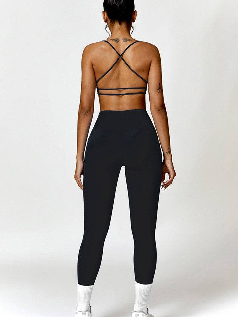 MunaWear Sportswear Mila - Trendy Triangle Yoga & Fitness Set for Peak Performance