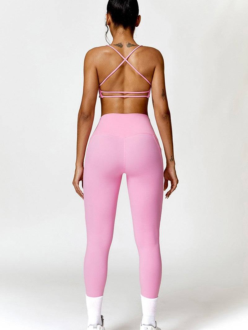 MunaWear Sportswear Mila - Trendy Triangle Yoga & Fitness Set for Peak Performance