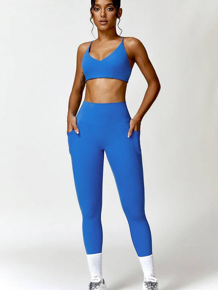 MunaWear Sportswear Mila - Trendy Triangle Yoga & Fitness Set for Peak Performance