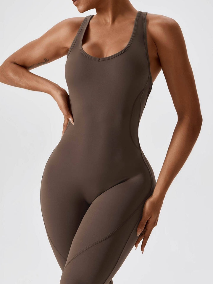 MunaWear Sportswear Sierra - Chic Open-Rug Flared Jumpsuit for Effortless Athleisure Style