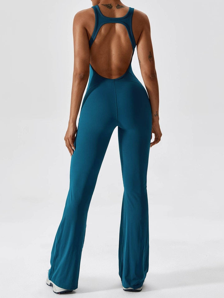 MunaWear Sportswear Sierra - Chic Open-Rug Flared Jumpsuit for Effortless Athleisure Style