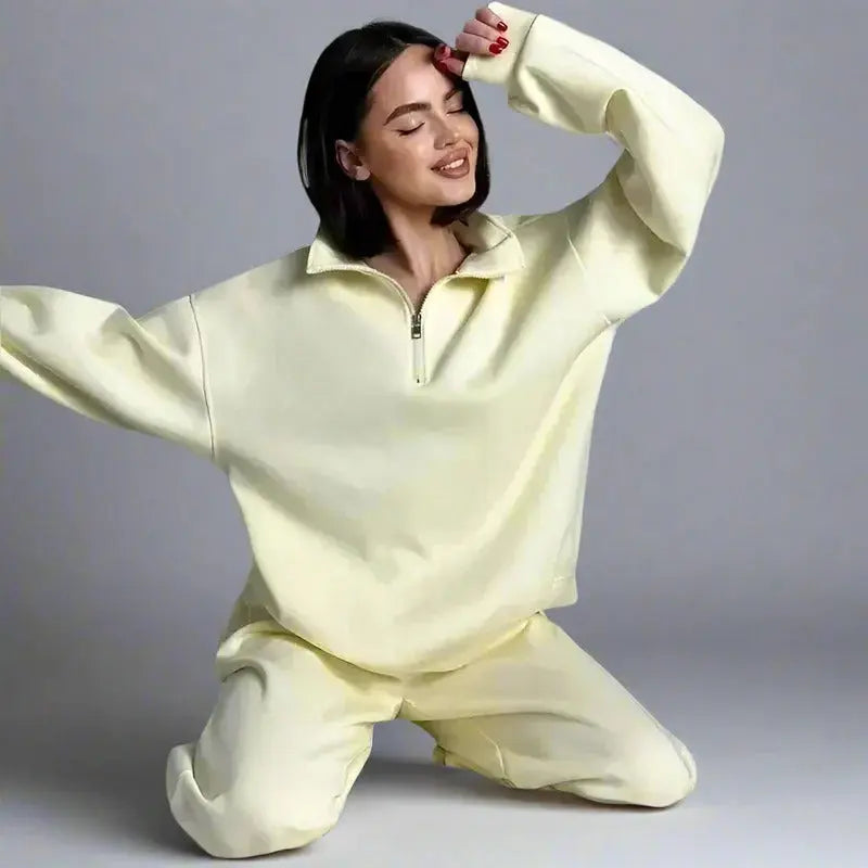 MunaWear - Tracksuits - Brielle – Stylish Women's Tracksuit Set Relaxed Oversized Fit - 