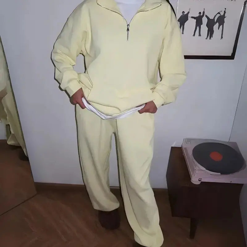 MunaWear - Tracksuits - Brielle – Stylish Women's Tracksuit Set Relaxed Oversized Fit - 