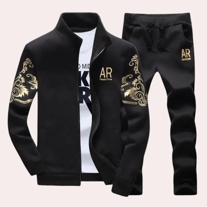 https://cdn.shopify.com/s/files/1/0879/0949/9227/files/Zwart_Nova_Elegante_Trainingsset_voor_Heren_T-E.png