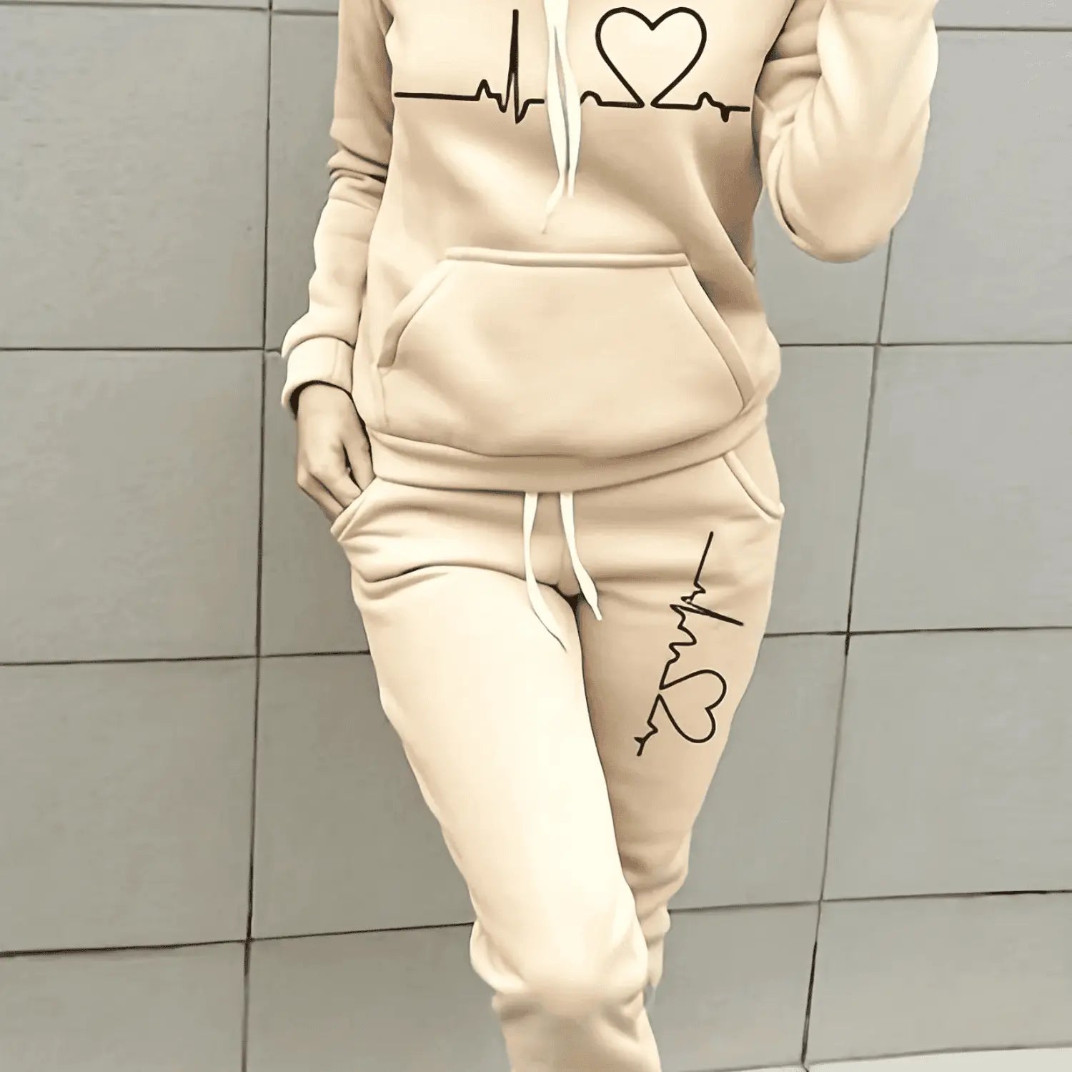 Freya - Cozy Women's Tracksuit Set With Heart Print For Casual Wear 2