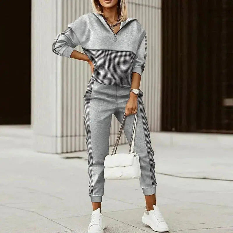 Liora - Modern Women's Tracksuit Set With Zipper Top For Casual Outings 3