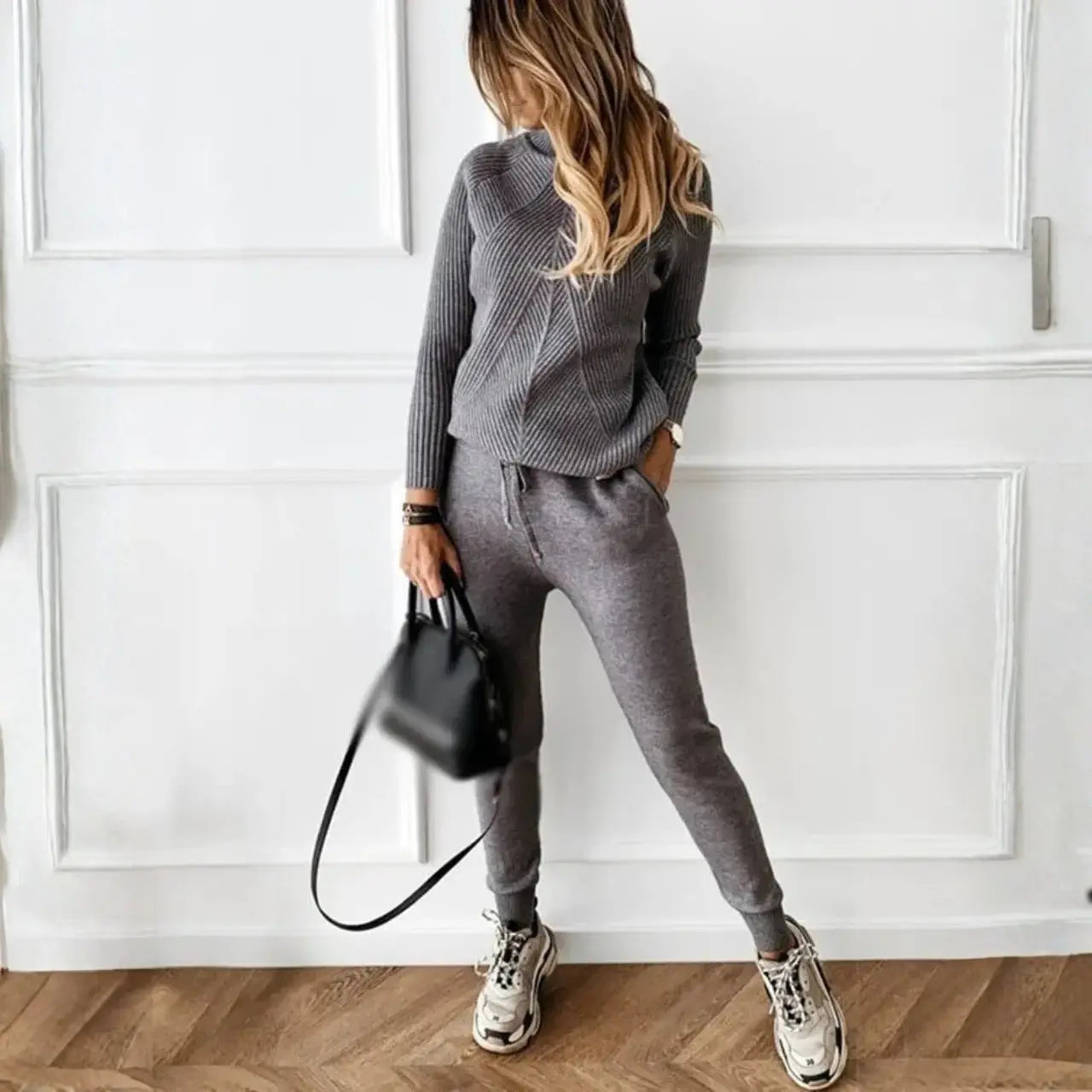 MunaWear - Tracksuits - Liora - Stylish Women's Tracksuit Set With Fitted Pullover For Casual Days - Grey / 3XL