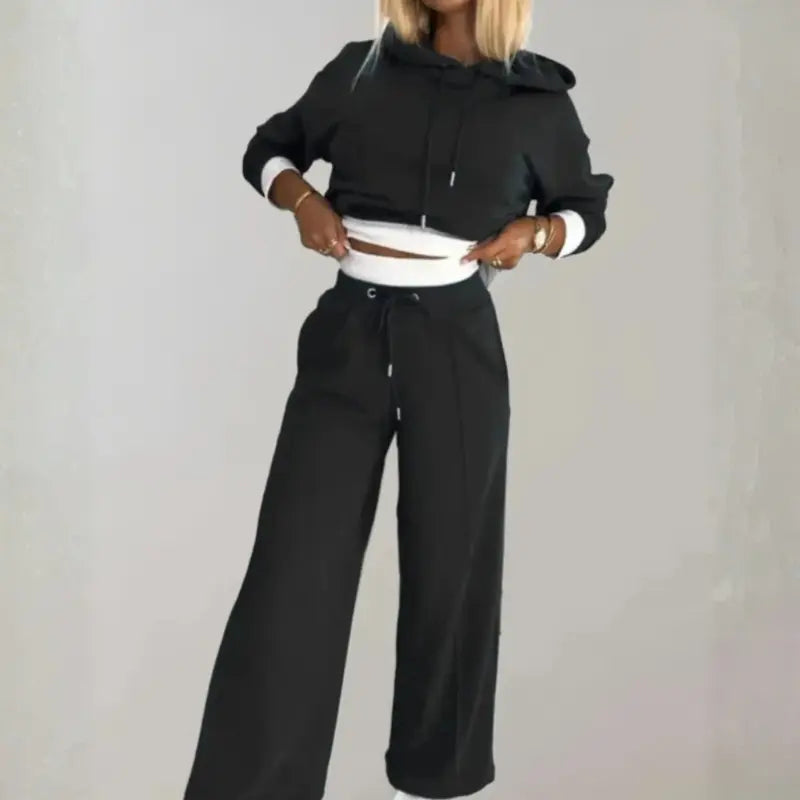 MunaWear - Tracksuits - Selina - Stylish Women's Tracksuit Set With Cropped Hoodie And Wide-Leg Trousers For Casual Outings - Black / 2XL