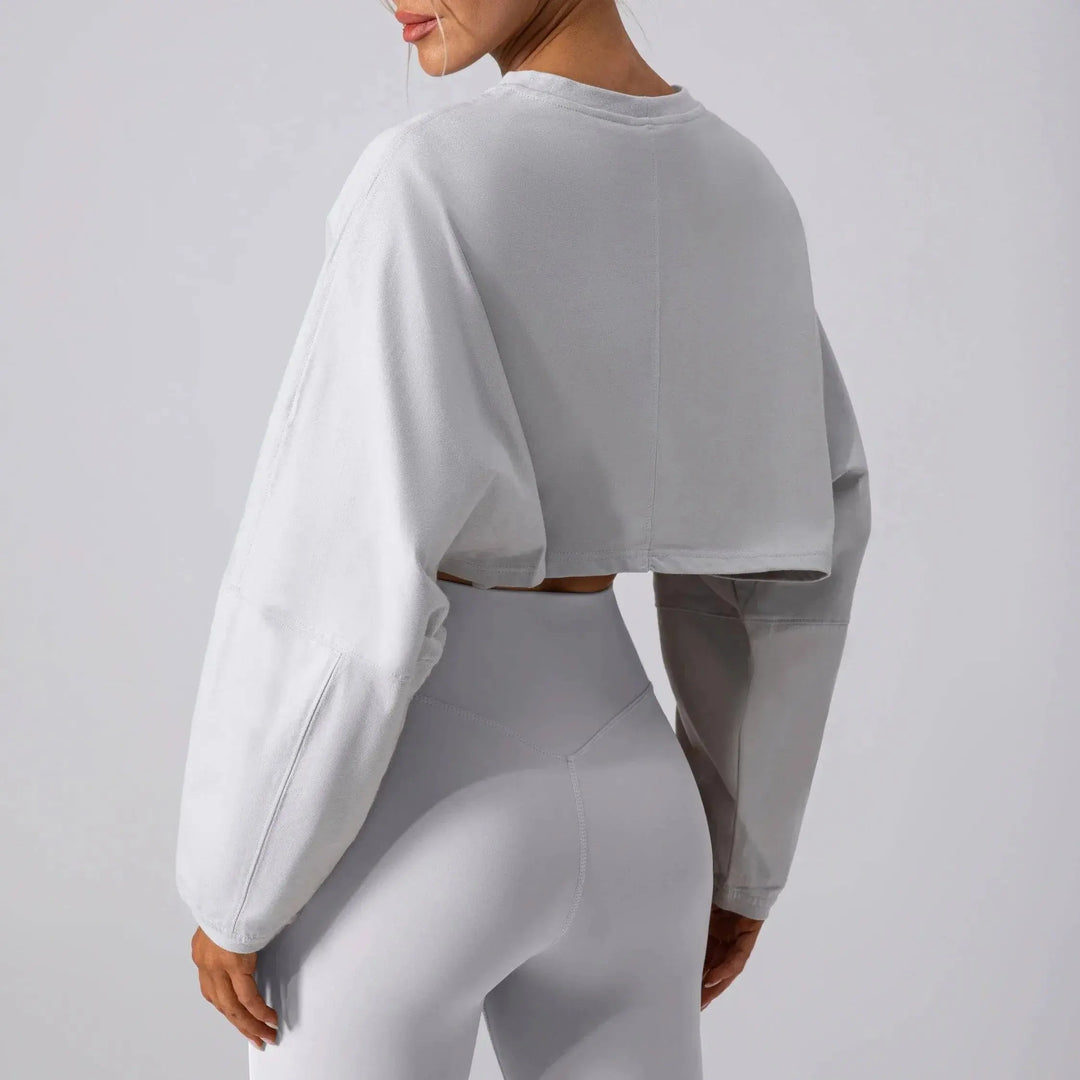 MunaWear  Women's Activewear  Mia – Oversized Long Sleeve Sport Crop Top in Breathable Fabric for Running & Active Wear 