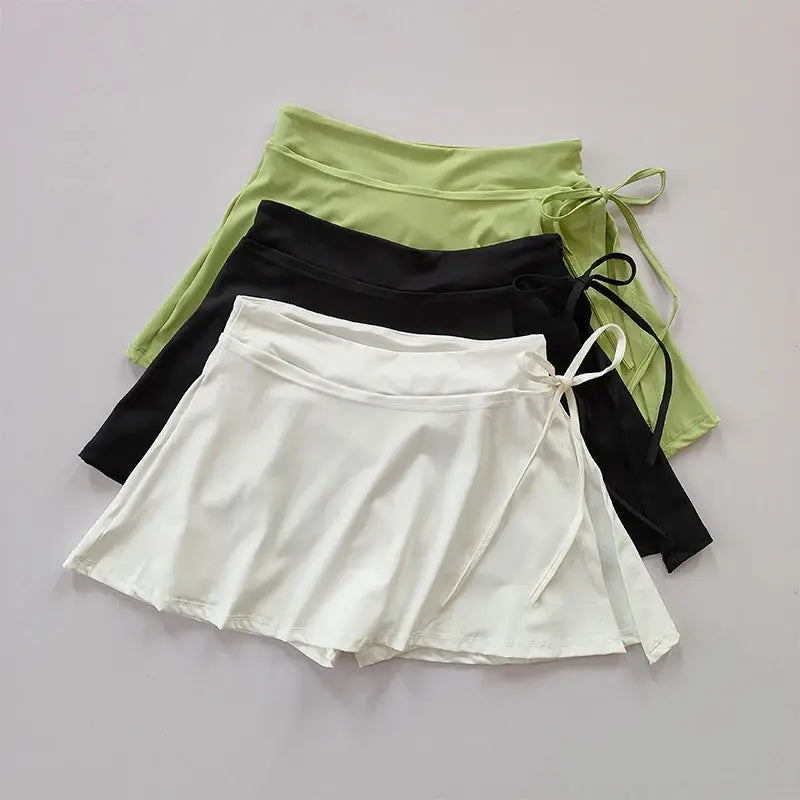 Mia – Quick-Drying Black Tennis Skirt with Pockets & Side Split for Active Women Size XS-L 1