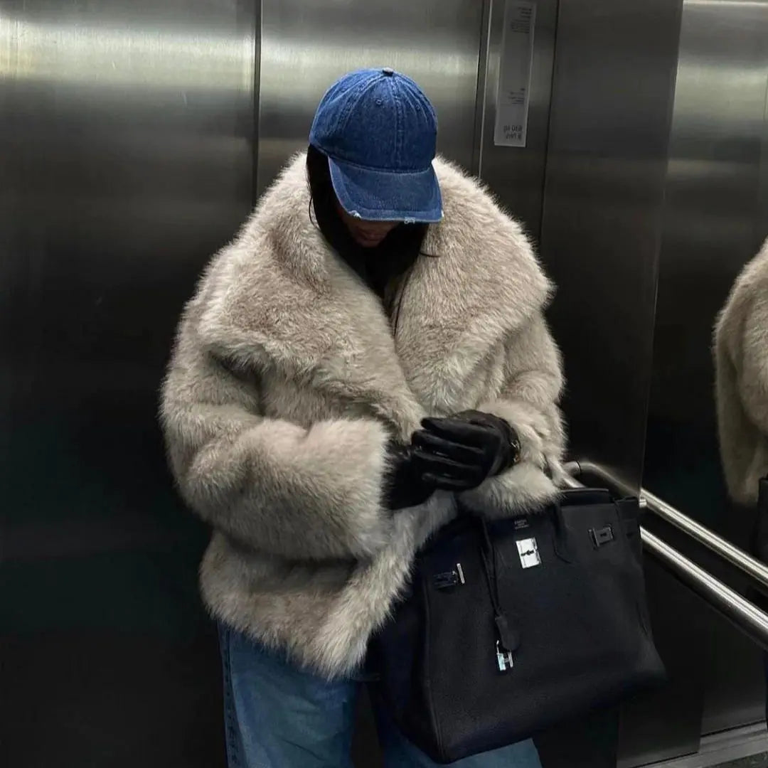 Liora – Elegant Women's Coat With Italian Design For Timeless Style 7