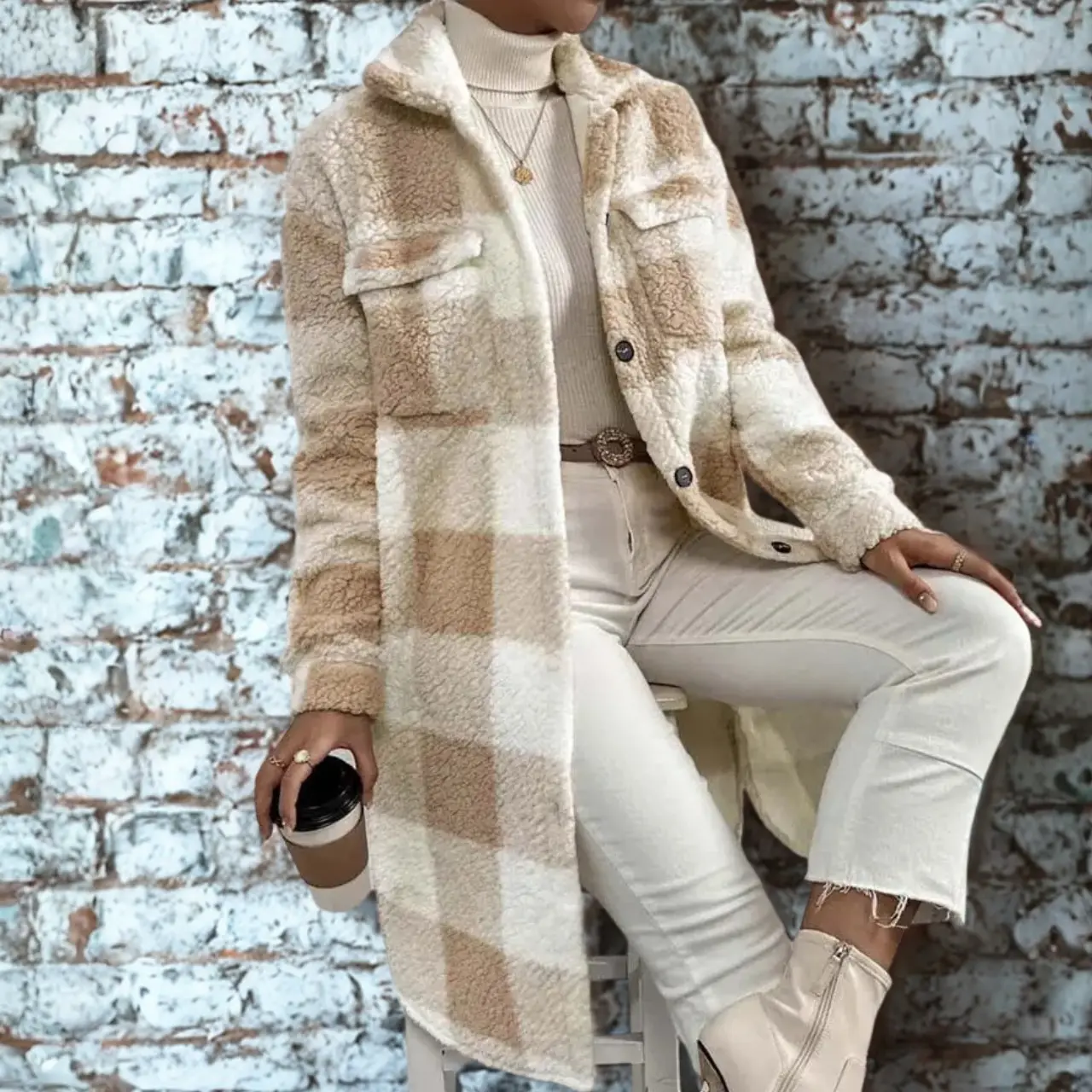 Lumina – Stylish Women's Teddy Coat With Checkered Design For Cozy Winter Wear- Khaki