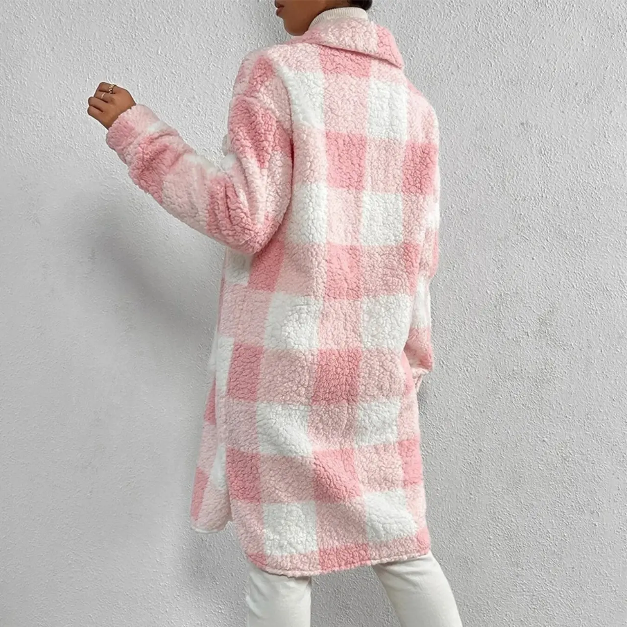 Lumina – Stylish Women's Teddy Coat With Checkered Design For Cozy Winter Wear