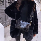 MunaWear - Women's Outerwear - Cirea – Stylish Women's Teddy Coat With Modern Fit For Cozy Winter Days - Black