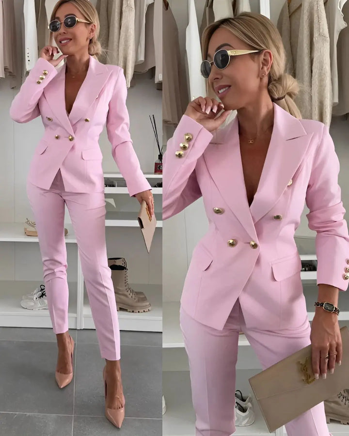 Tailored Women's Suit with Double-Breasted Design – Elegant Business and Formal Attire 4